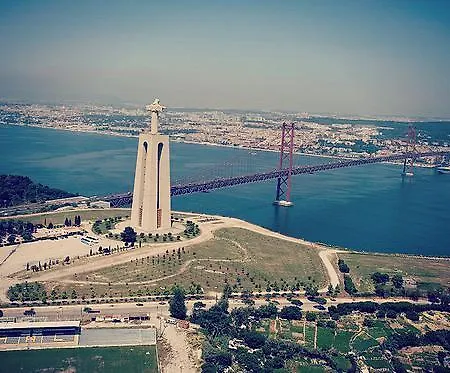 Casa Nobre Alto Santo Amaro * Lisbon